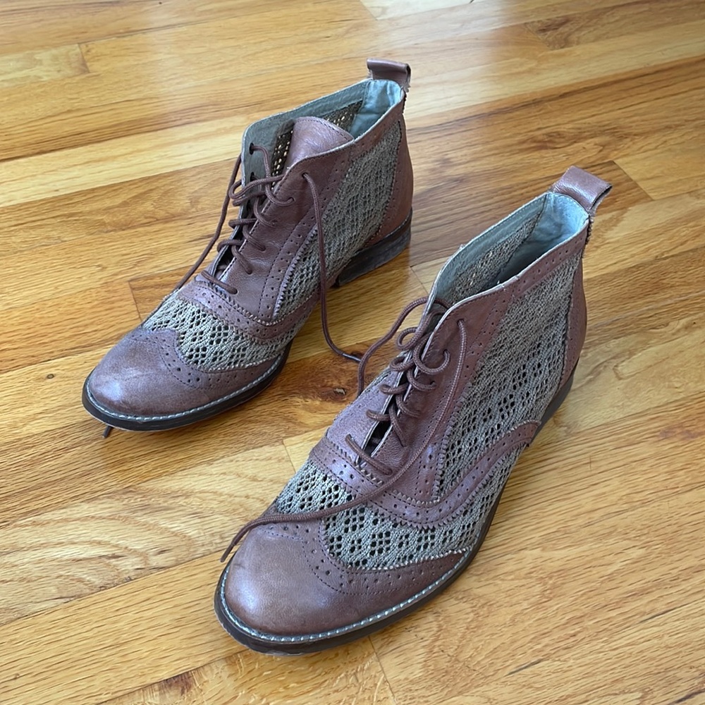 Bronx 'Go Get Er' Oxford Lace-Up
Distressed Leather & Woven Booties Sz 41 / 9.5